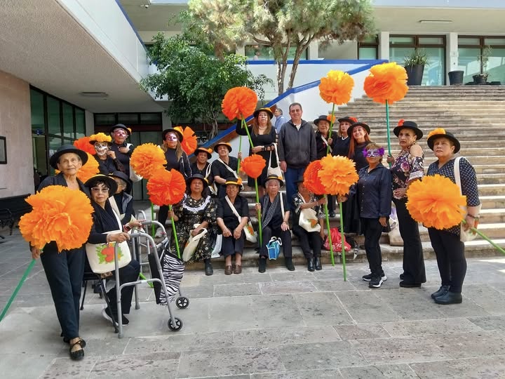 PIDIENDO EL MUERTO, AL LADO DE NUESTRAS ABUELITAS ZACATECANAS.