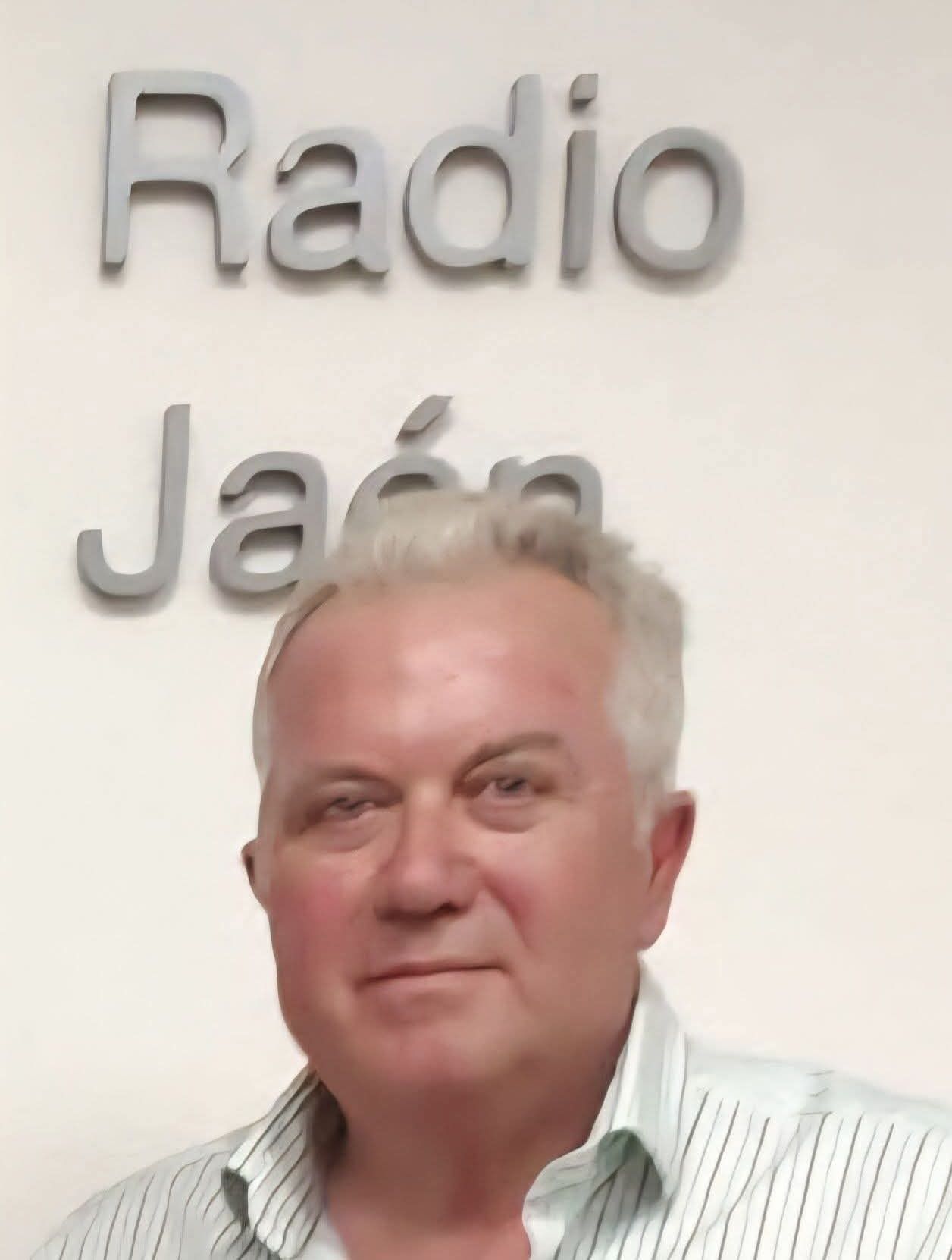 DIFUNDIR LA HISTORIA DE VALDEPEÑAS DE JAEN DESDE LOS MICROFONOS