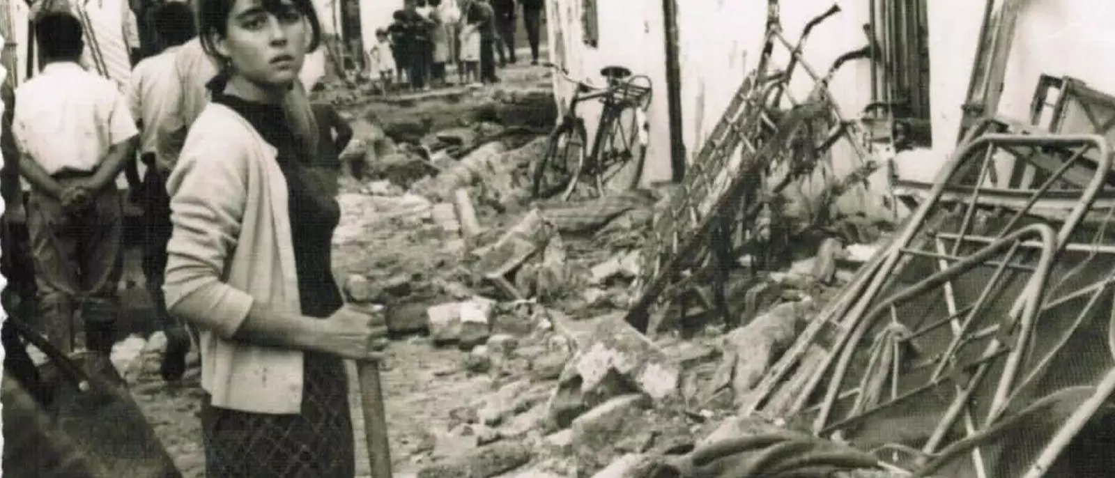 LOS ROSTROS DE UN DÍA QUE NO SE OLVIDA: CONTRA EL AGUA Y CONTRA EL FANGO