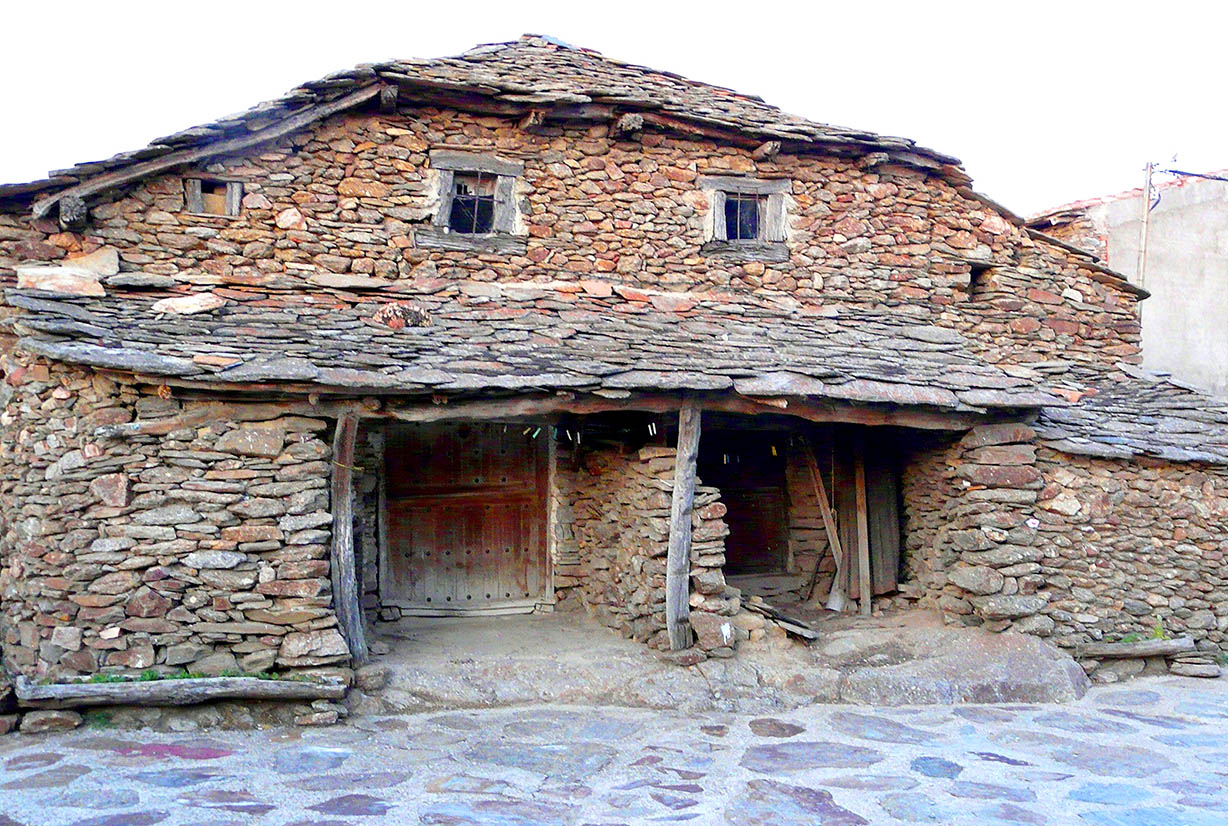 CAMINOS ABIERTOS POR LA SIERRA