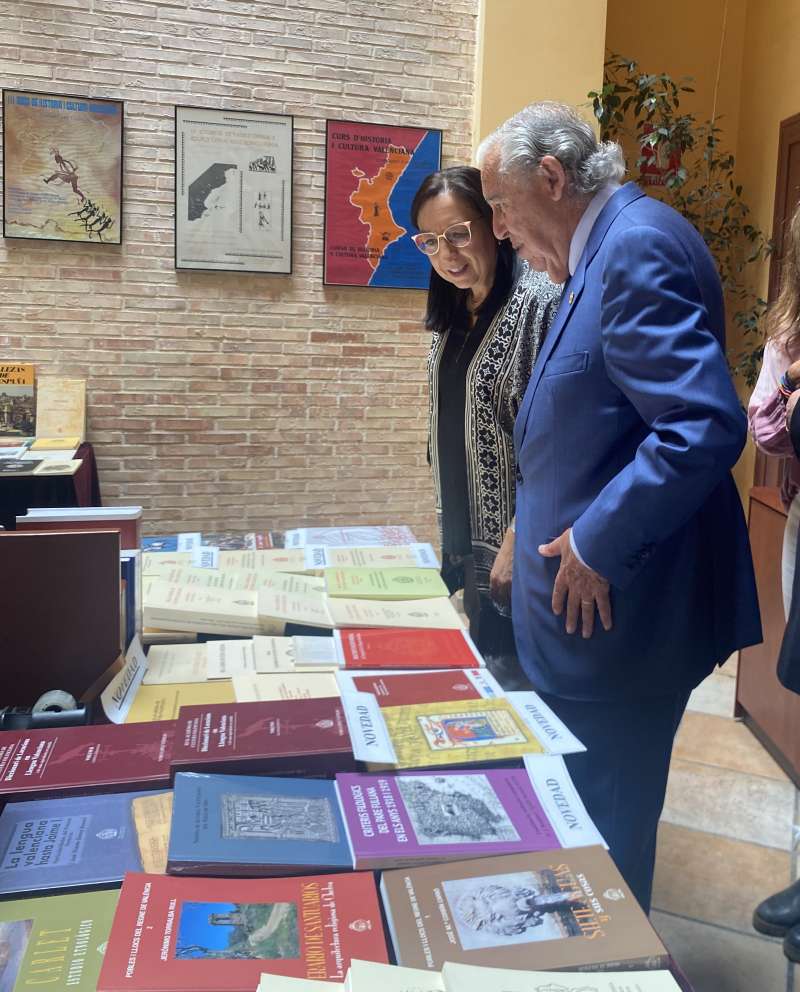 LA REAL ACADEMIA DE CULTURA VALENCIANA, INAUGURA LA EXPOSICIÓN DE LA MUESTRA DE FONDOS BIBLIOGRÁFICOS ANTIGUOS