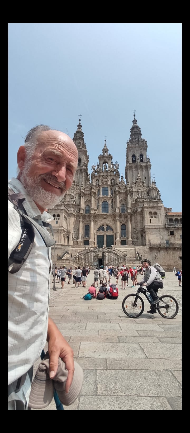 JOSÉ MARÍA CABRERA COLLADO .”SE HACE CAMINO AL ANDAR”,  MAESTRO, MÚSICO, CAMINANTE DE SANTIAGO A LA VÍA FRANCÍGENA