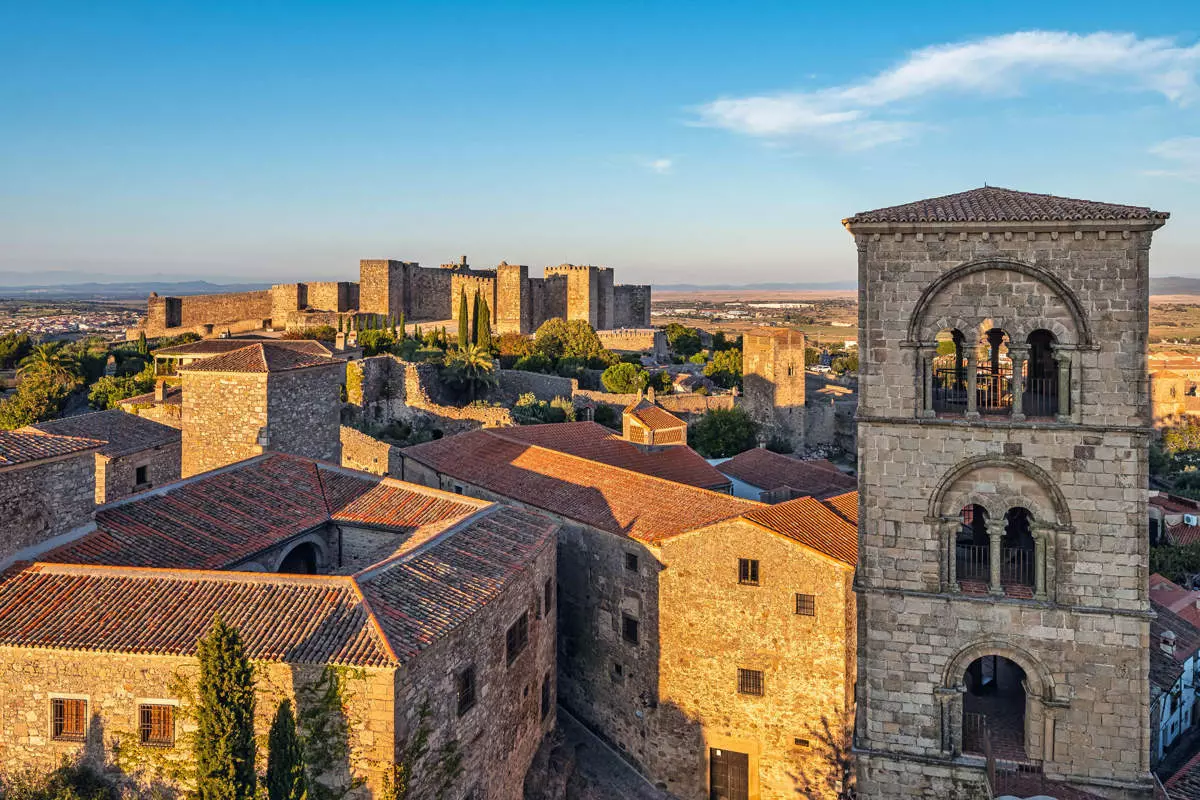 EL BLOG DEL CRONISTA: LA ZARZUELA LUISA FERNANDA SE ESCRIBIÓ EN TRUJILLO