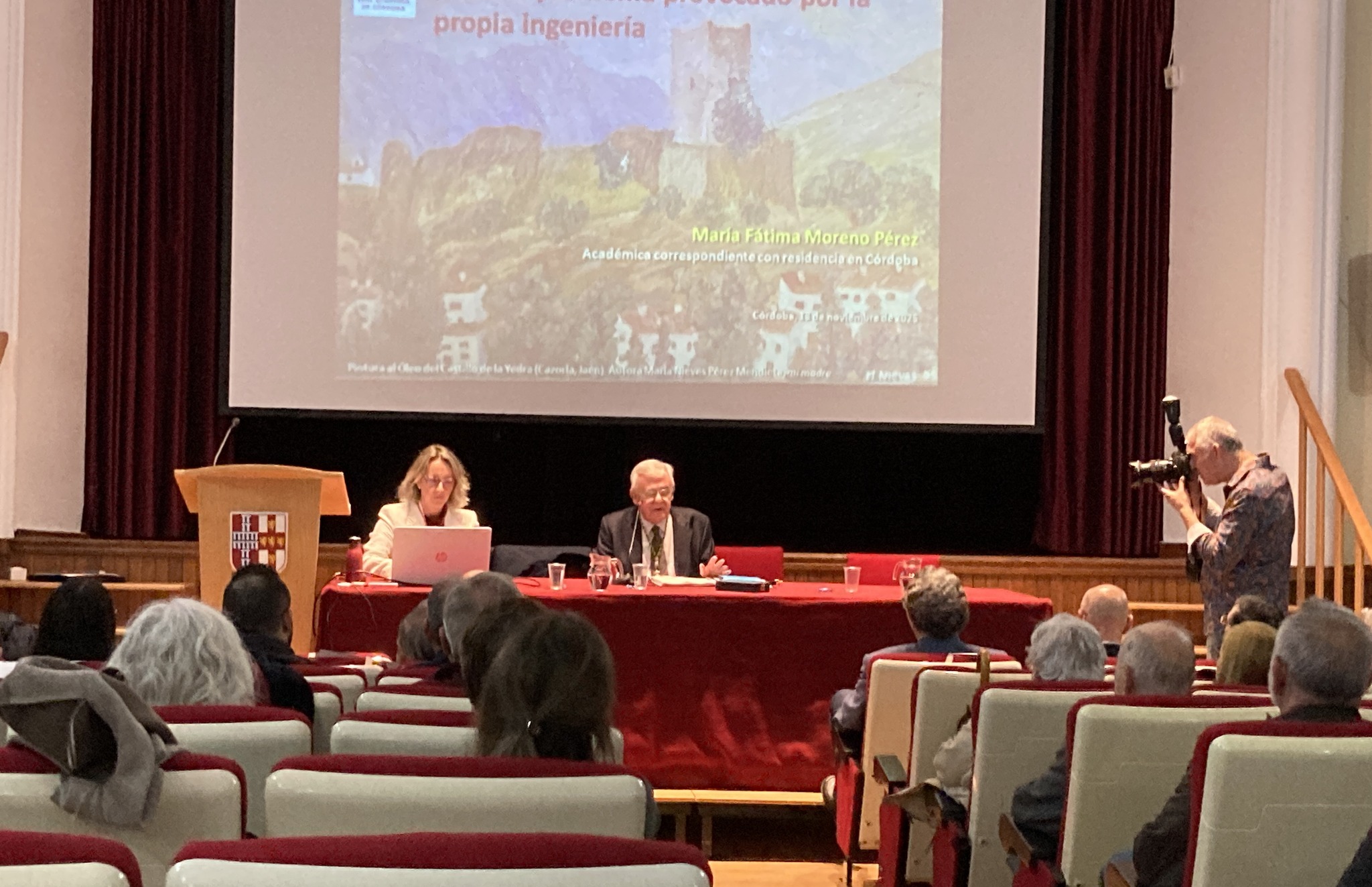 INTENSA ACTIVIDAD CULTURAL EN LA REAL ACADEMIA DE CORDOBA.