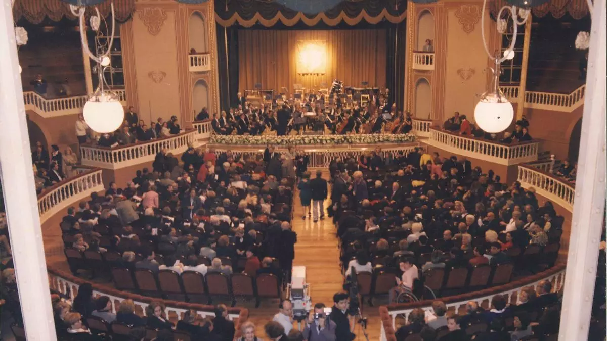 LA RIÁ: UNA HORA MENOS, O UNA HORA MÁS