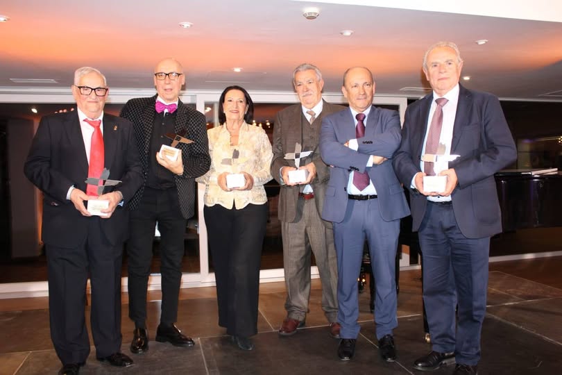 ENTREGA DE LOS PREMIOS +MÉRITOS 2025 DE EL PERIÓDICO DE CHICLANA Y EL GRUPO DE COMUNICACIÓN 8 TV