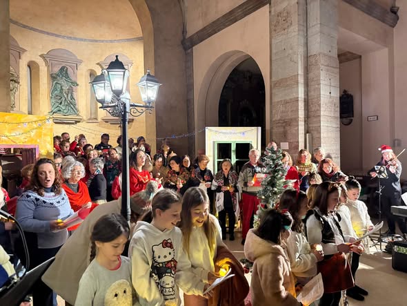 CUENTO NAVIDEÑO DE LA CORAL POLIFÓNICA DE ARRIONDAS E INVITADOS
