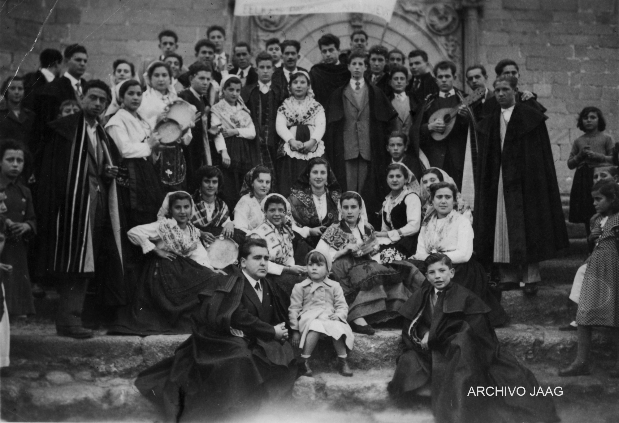 POR LOS FUEROS DE LA TRADICIÓN