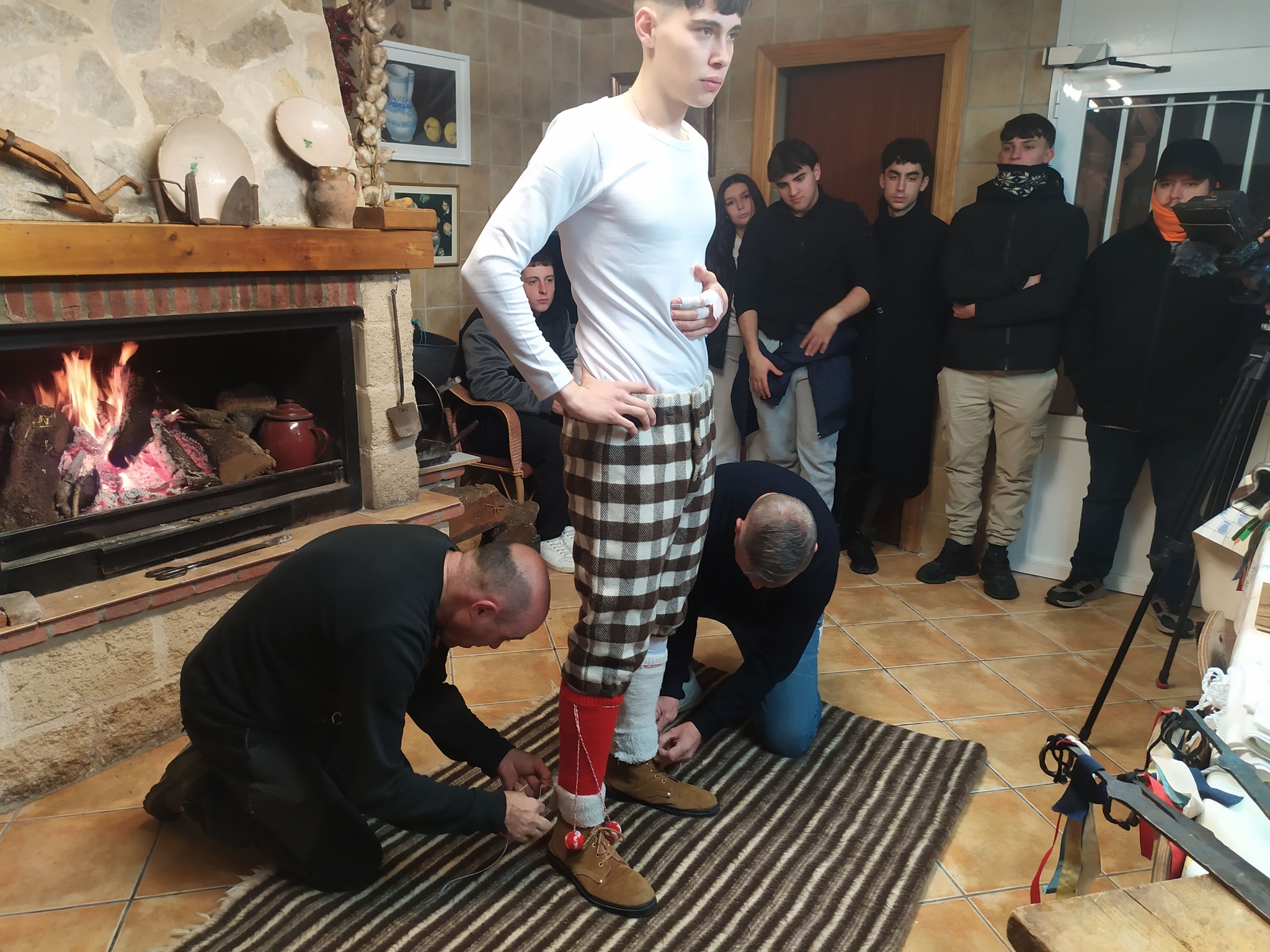 SANZOLES SE ENMASCARA PARA SENTIR