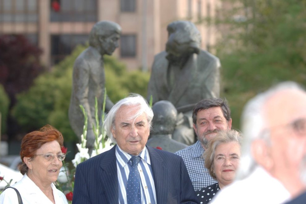 LA BAÑEZA RINDE HOMENAJE A ODÓN ALONSO, PADRE E HIJO