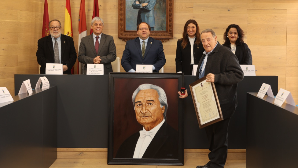 ACTO HISTÓRICO EN LA BAÑEZA (LEÓN): ODÓN ALONSO ORDÁS HIJO PREDILECTO A TÍTULO PÓSTUMO