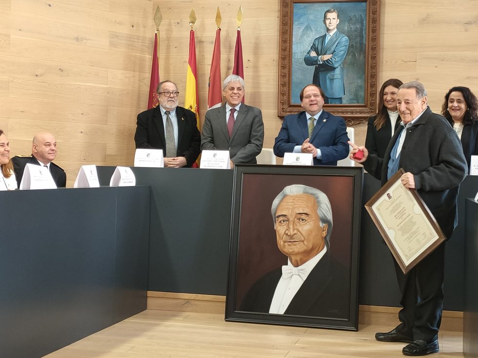 ODÓN ALONSO ORDÁS YA ES HIJO PREDILECTO DE LA BAÑEZA, “UN ILUSTRE DE LA CIUDAD, DE LEÓN Y DE ESPAÑA”