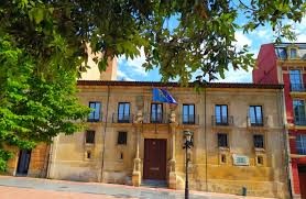 UN MES PARTIDO POR LA MITAD