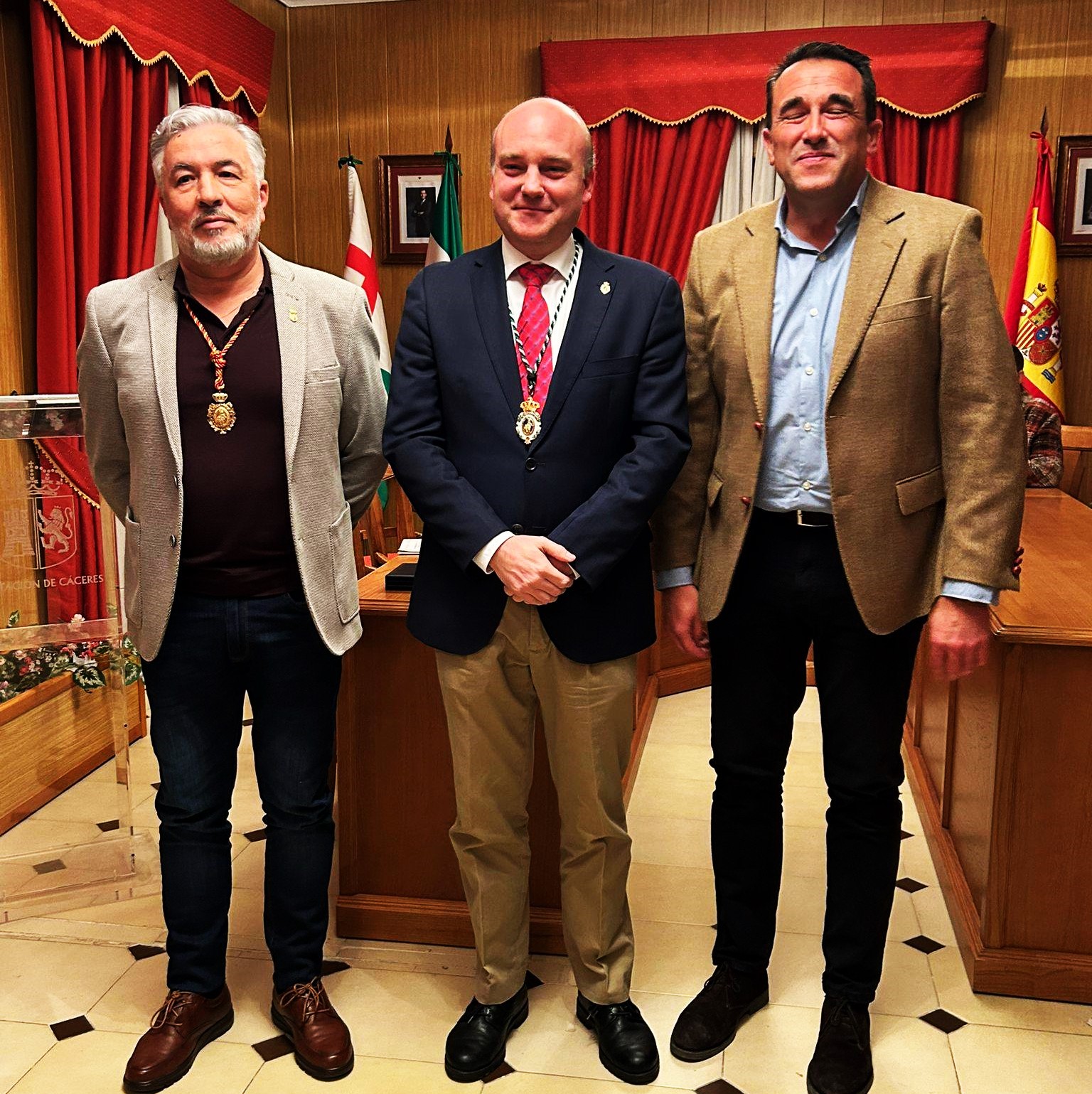 ACTO TOMA DE POSESIÓN CRONISTA OFICIAL RUBÉN CAMACHO FERNANDEZ DEL PUERTO DE SANTA CRUZ