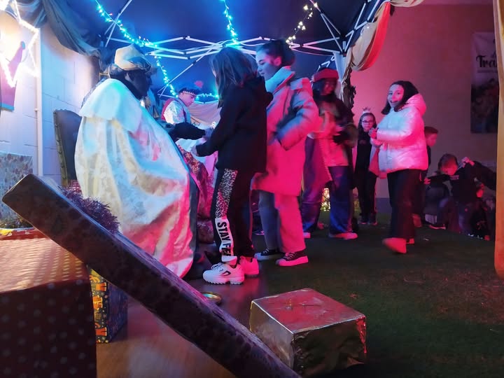 LOS MAGOS LLEGAN A SANZOLES (ZAMORA)