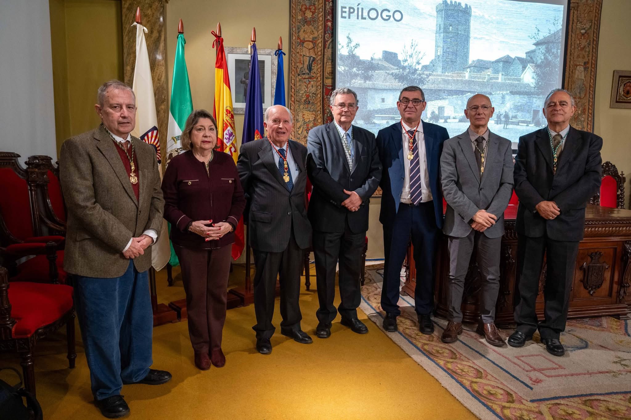 EL CRONISTA DE PORCUNA RECUERDA BURGOS INGRESA EN LA ACADEMIA DE CÓRDOBA