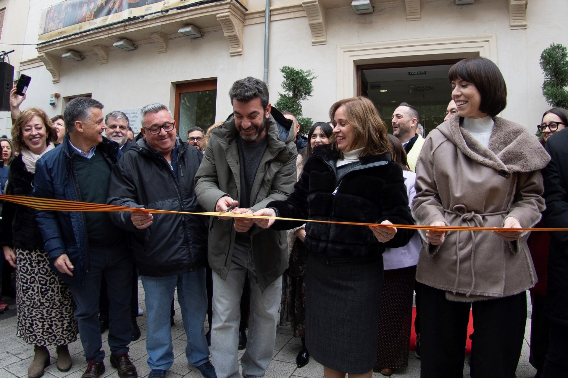 EL MAYOR MERCADO DE TURRONES Y DULCES. XVII FERIA DE NAVIDAD DE XIXONA 2025.