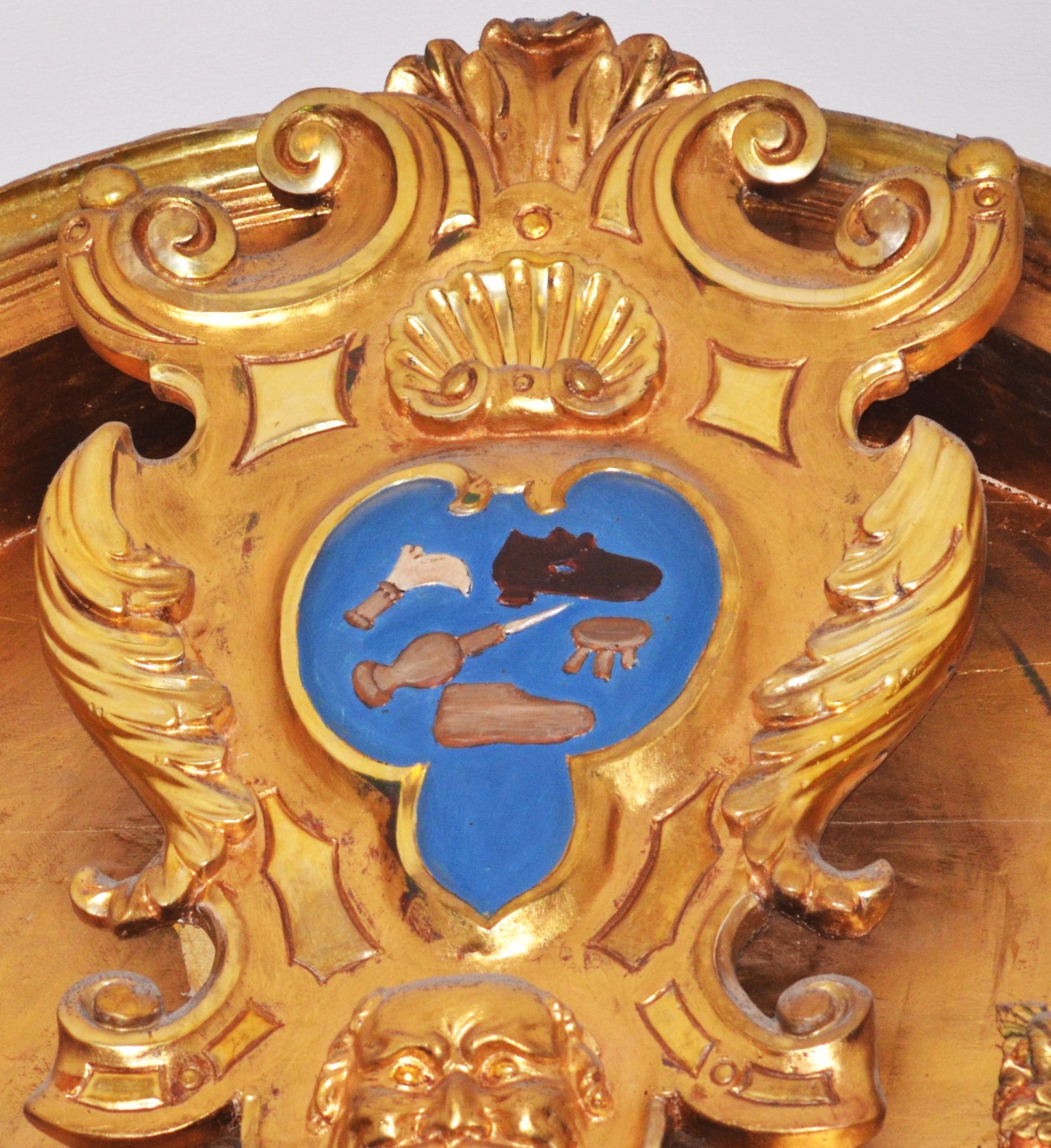 EL ESCUDO DEL COLEGIO DE OFICIALES DE SABATERS DE IMCA (MALLORCA.ISLAS BALEARES)