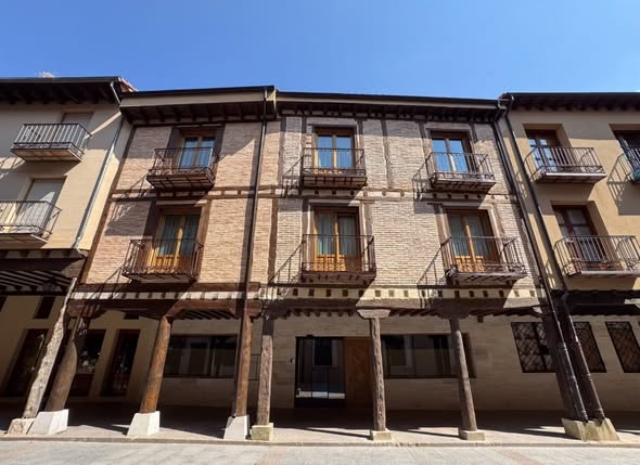 AKLA HOTEL, EN EL BURGO DE OSMA