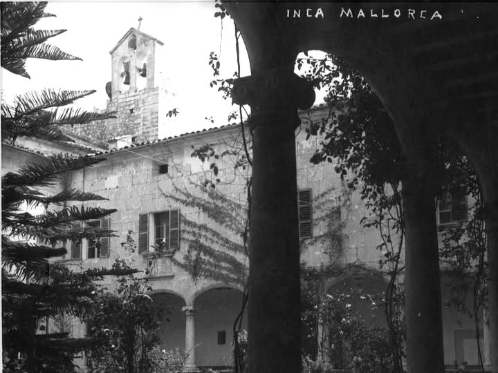 EL CLAUSTRO DE SANT DOMINGO