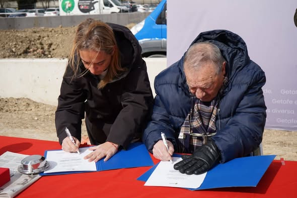 PRIMERA PIEDRA DEL CAMPO DEL BARRIO DE SAN ISIDRO.