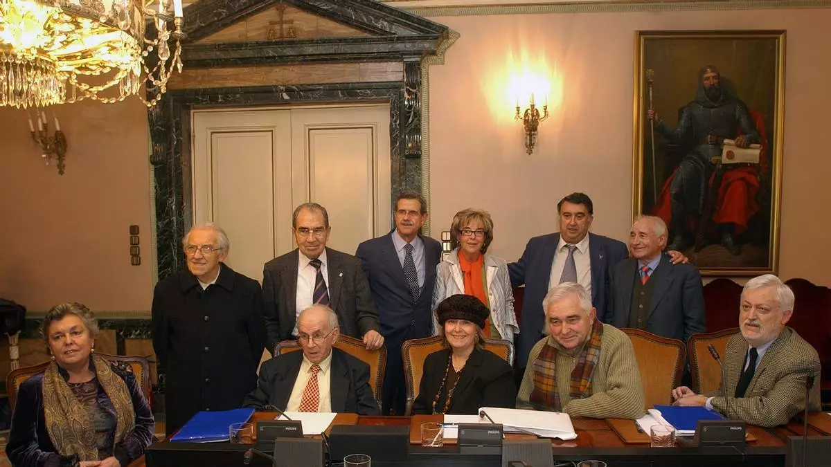 CANTELI ENTREGA ESTE MARTES UNAS MEDALLAS DE BRONCE APROBADAS HACE 18 AÑOS