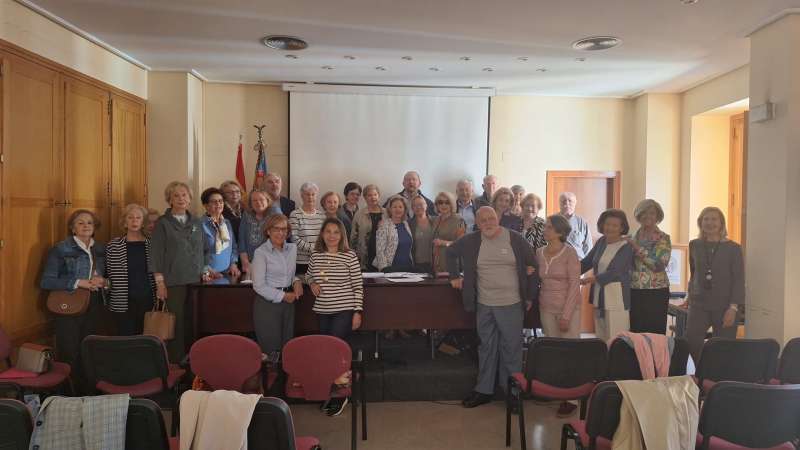 REAL ACADEMIA DE CULTURA VALENCIANA. ANA GALIANO IMPARTE TRES CLASES SOBRE «MARÍA LLACER Y VALENCIA»