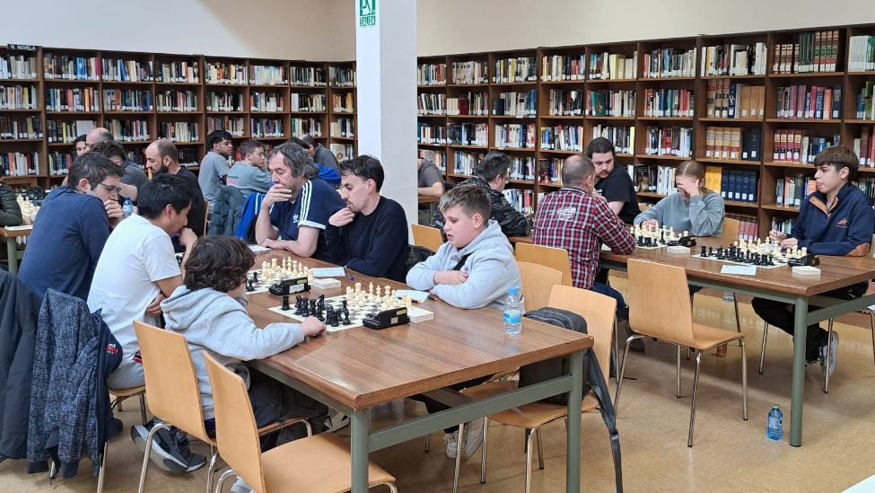 EL IV TORNEO «BANI EIZA» DE AJEDREZ  EN LA BAÑEZA (LEÓN)