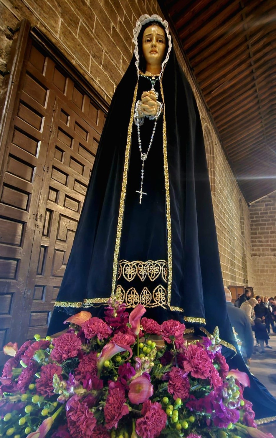 LA PROCESIÓN DE VIERNES SANTO EN EL HOYO DE PINARES (ÁVILA)