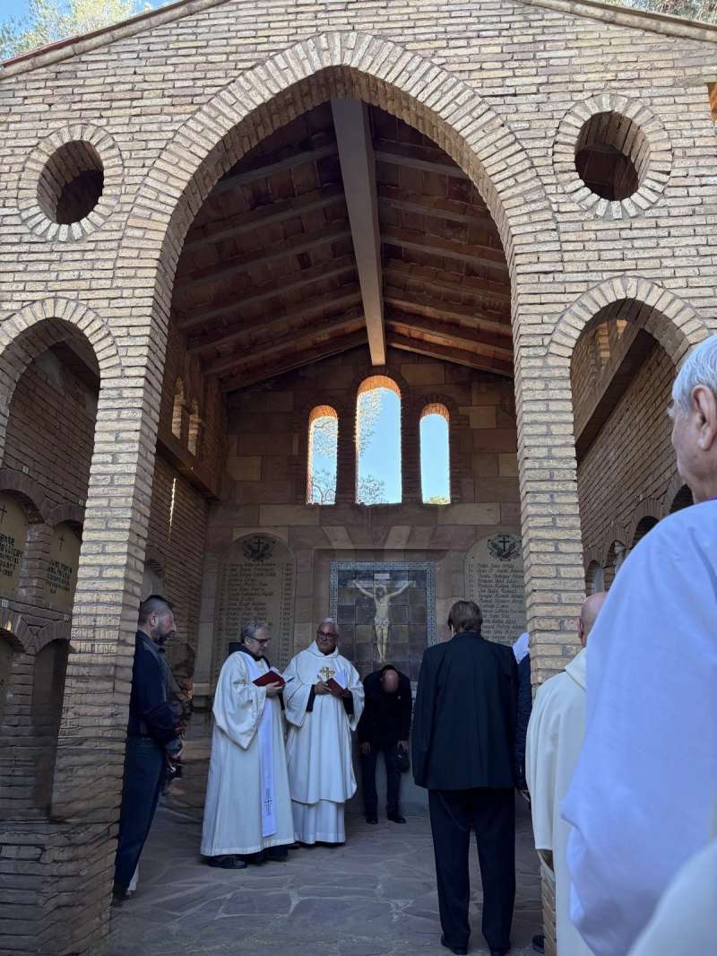 EL PADRE CARLOS DESCANSA EN PAZ EN EL MONASTERIO DE SANTO ESPÍRITU DEL MONTE