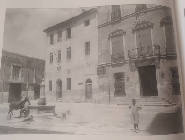 ¿MANIFESTACIÓN ILEGAL O BROMA DE PASCUA? LOS SUCESOS DE SAX EL 10 DE ABRIL DE 1899 .