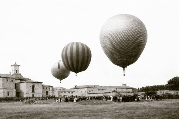 ÁVILA ABRAZA EL CIELO. PROTAGONISMO ABULENSE EN LA NAVEGACIÓN AÉREA