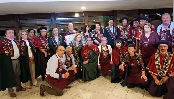 HERMANAMIENTO Y COFRADES DE HONOR «EL DORNILLO» VIAJAN A PORTUGAL (2)