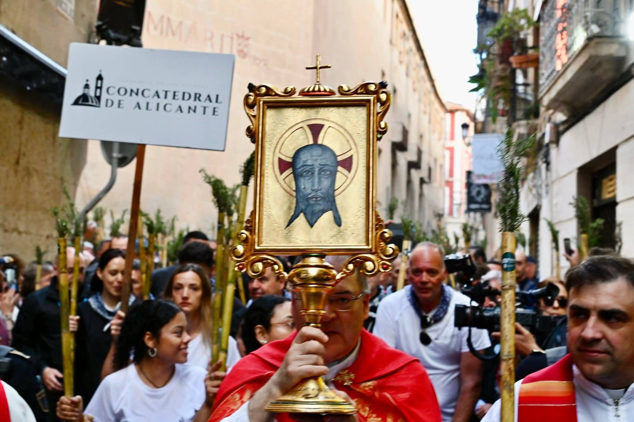 LA SANTA RELIQUIA DE LA SANTA FAZ