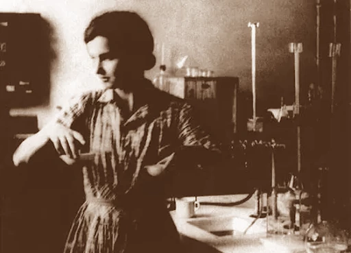 ROSALIND FRANKLIN Y SU CONTRIBUCIÓN AL DESCUBRIMIENTO DE LA ESTRUCTURA DEL ADN