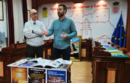 INAUGURADA LA EXPOSICIÓN DE LA OBRA ESCRITA DEL CRONISTA OFICIAL DE LAS VILLAS DE BEDMAR Y DE GARCIEZ (JAÉN)