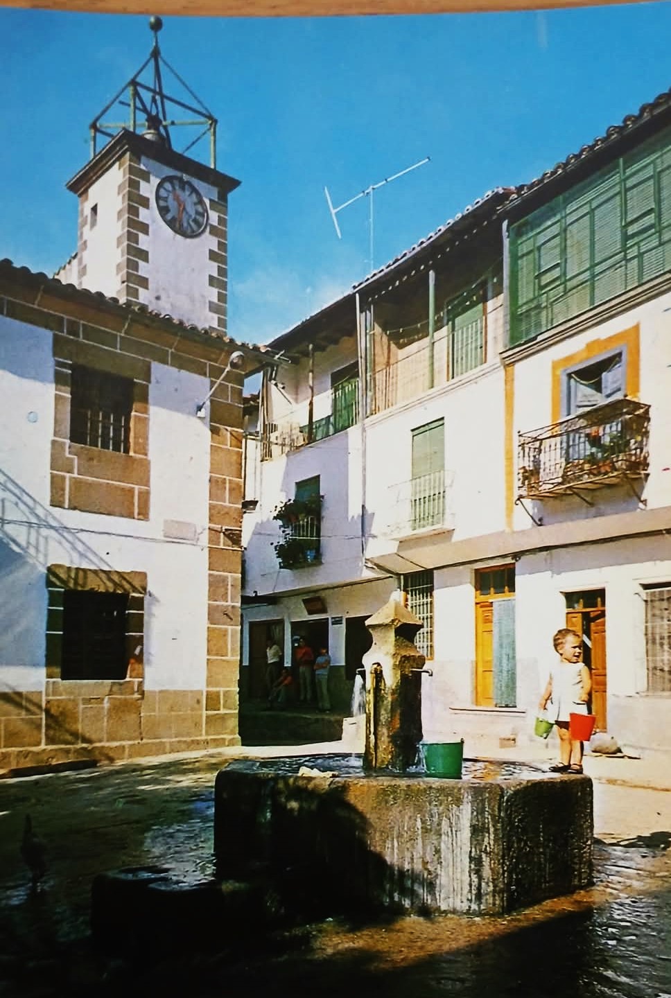HISTORIAS DE TORNAVACAS (XXIV): LA TORRE DEL RELOJ DEL AYUNTAMIENTO DE TORNAVACAS
