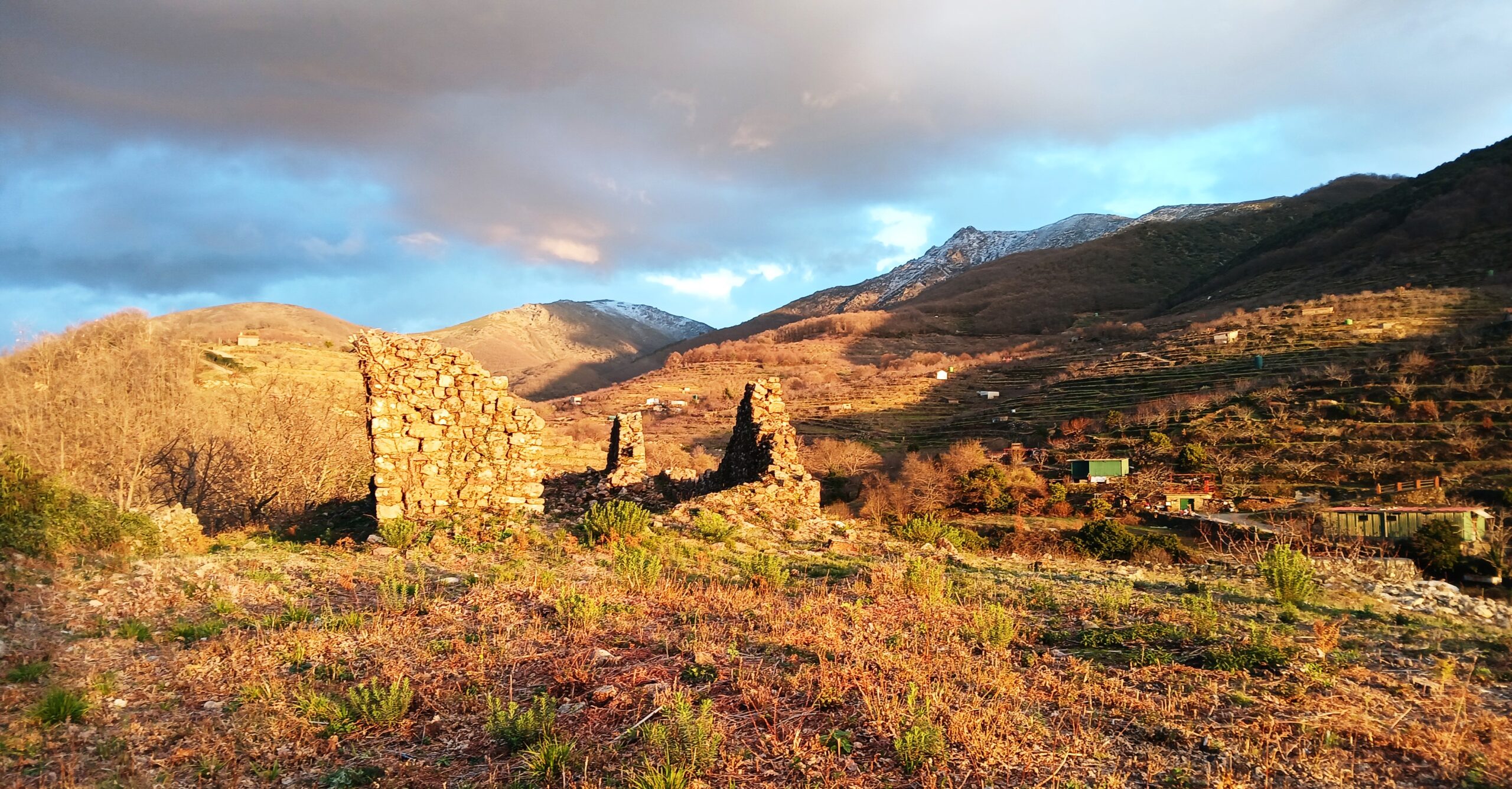 HISTORIAS DE TORNAVACAS (XXVIII): LAS FIESTAS DE MAYO EN TORNAVACAS (I): LA ROMERÍA DEL 1 DE MAYO A LA ERMITA DE SAN MARTÍN