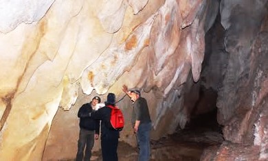 LA CUEVA DE GANCIOS O GANZOS 2, EN LA CUESTRA LA PARADIELLA (RIOSA)