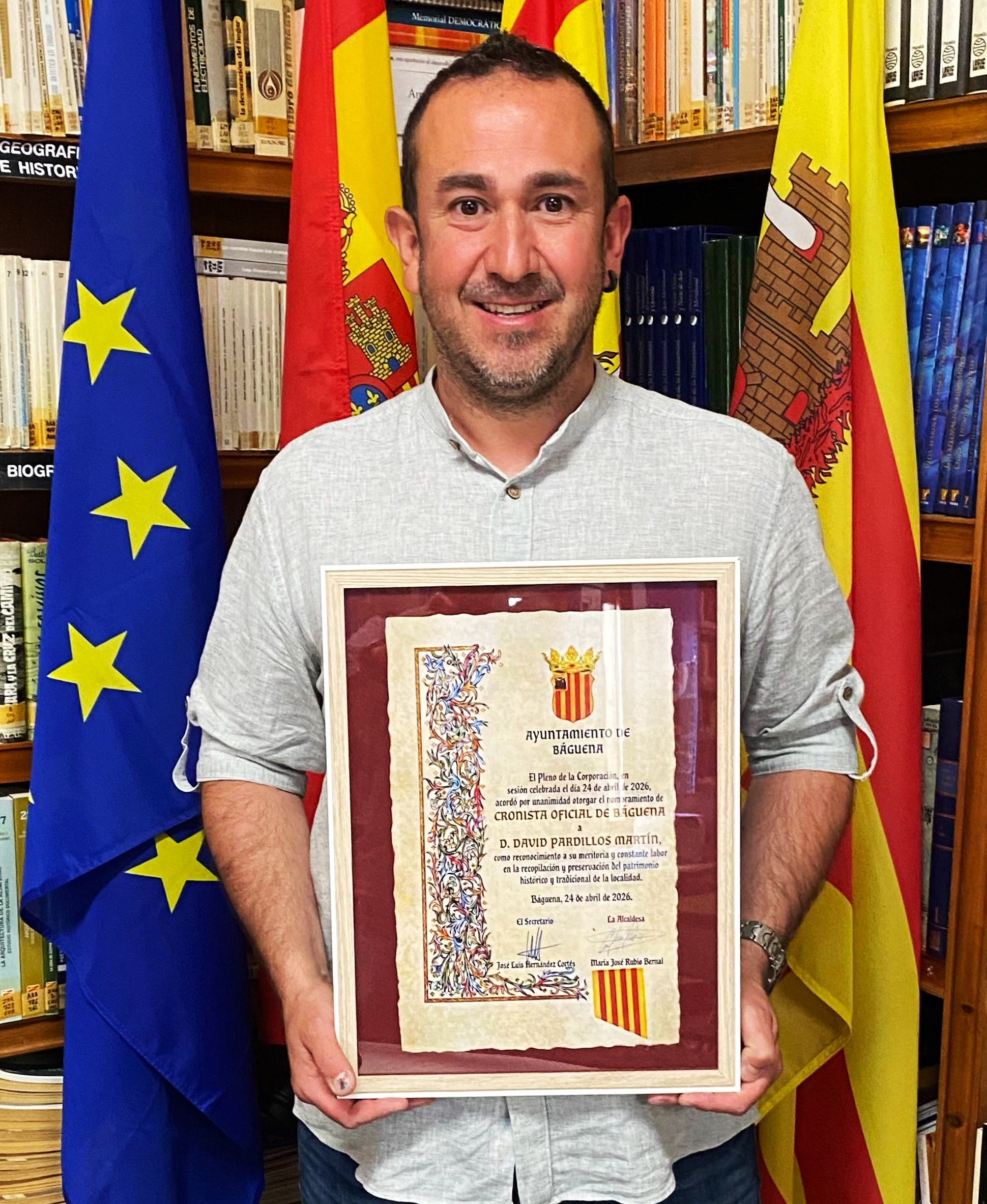 EL NUEVO CRONISTA OFICIAL DE BÁGUENA (TERUEL) TOMA POSESIÓN DE SU CARGO EN EL AYUNTAMIENTO