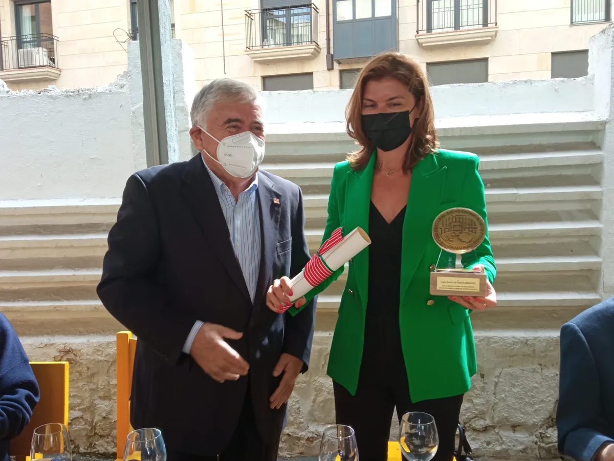 CLARA SAN DAMIÁN RECIBE EL PREMIO ANUAL DEL FORO CULTURAL HERMINIO RAMOS: “ES UNA SATISFACCIÓN”