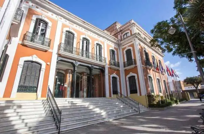 JUAN GÓMEZ-JURADO PROTAGONIZA UN ENCUENTRO EN LA CASA COLÓN CENTRADO EN SU NOVELA ‘MENTIRA’