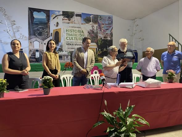 LAS SIETE REVUELTAS DEL ESPARRAGAL