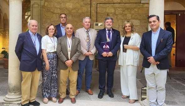 MEDALLA DE ORO DE LOS CRONISTAS