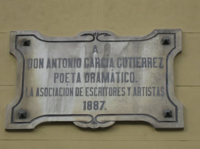 DESCUBRIMIENTO EN MADRID DE UNA PLACA DE MÁRMOL EN HONOR A GARCÍA GUTIÉRREZ