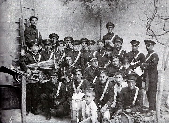 TAL DÍA COMO HOY , PERO DE 1923