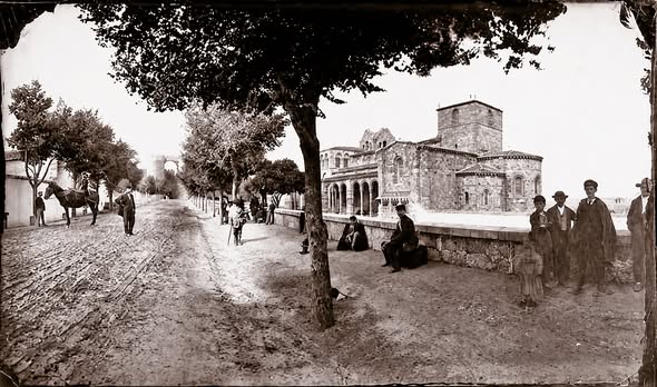 CASTILLO INTERIOR.