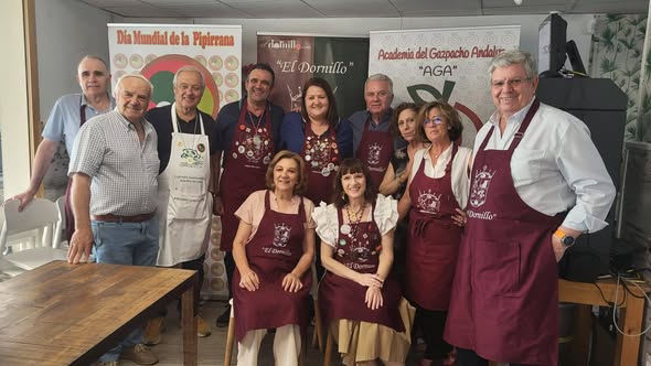 MUESTRA GASTRONÓMICA DE ENSALADAS Y SOPAS FRÍAS