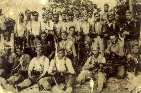 LA COLUMNA DE LOS 8000: UN ÉXODO OLVIDADO DE LA GUERRA CIVIL EN EXTREMADURA