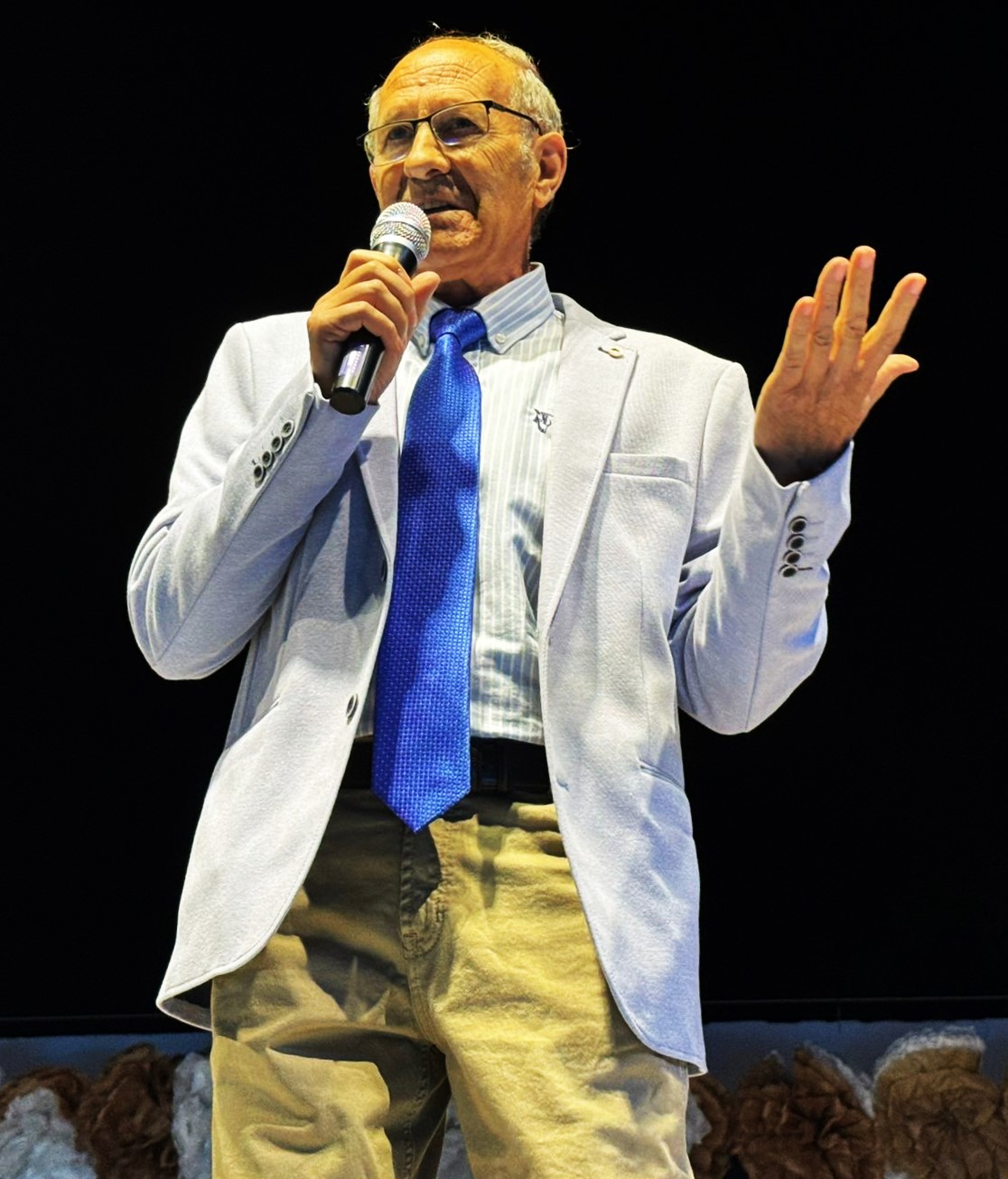ANTONIO FERNÁNDEZ, PASIÓN VIVIENTE DE LA CULTURA EN VILLANUEVA DEL ARZOBISPO